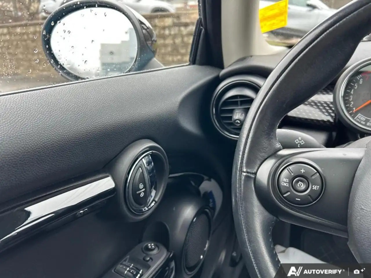 MINI 3 Door снимка MINI 3 Door