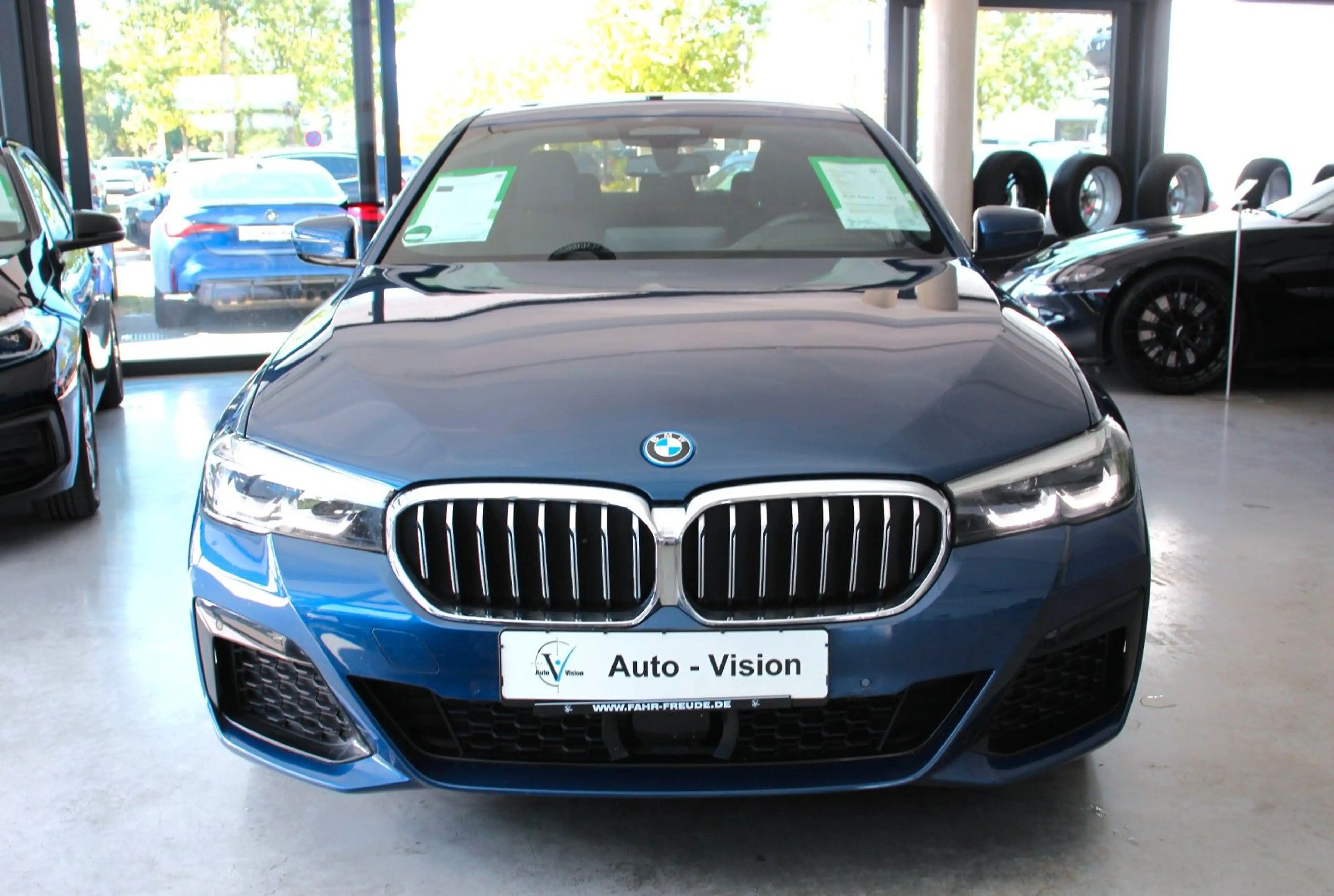 BMW 530 e (G30) M Sport *LED*AHK*Glasdach*ACC*Kamera — photo 3