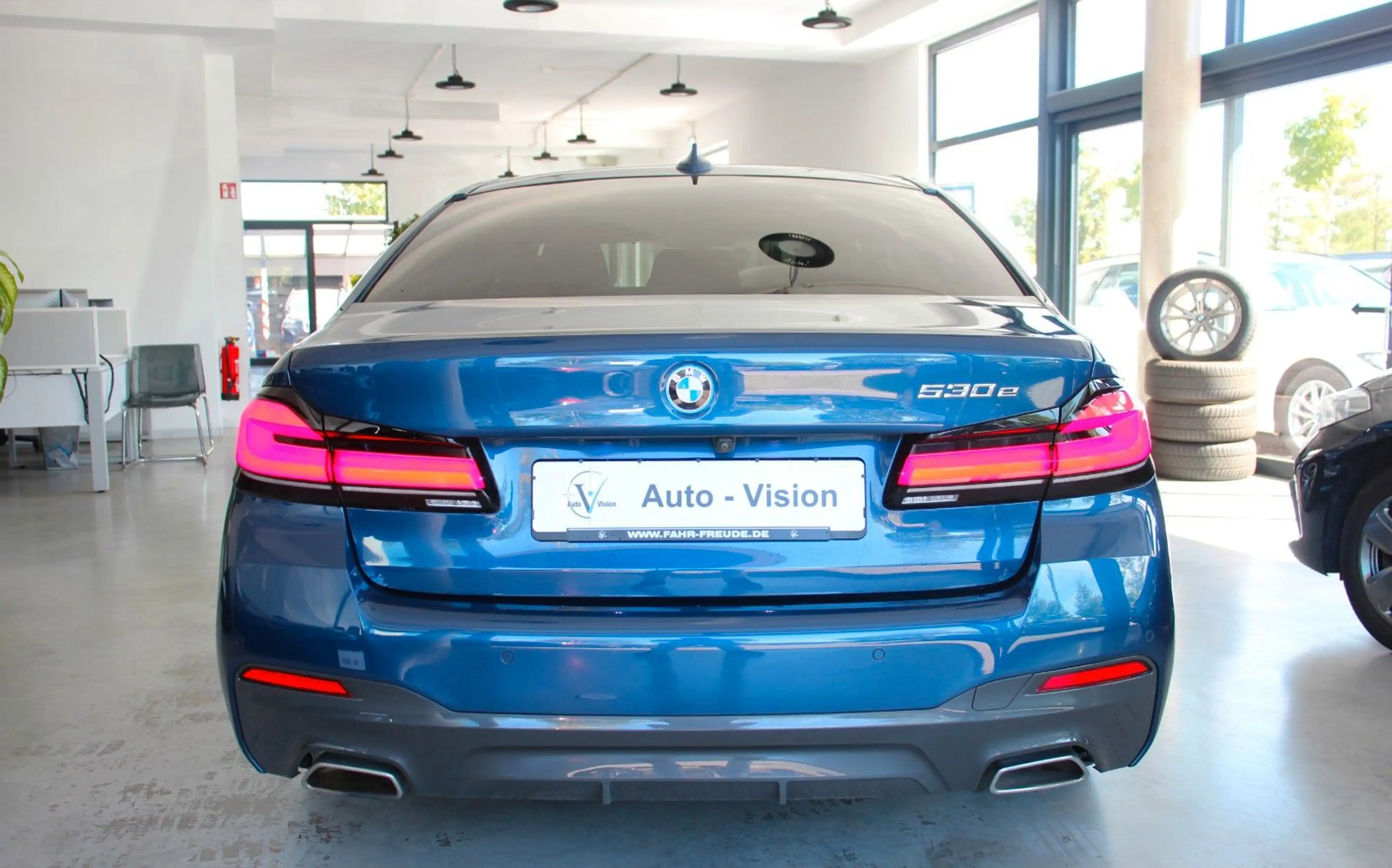BMW 530 e (G30) M Sport *LED*AHK*Glasdach*ACC*Kamera — photo 7