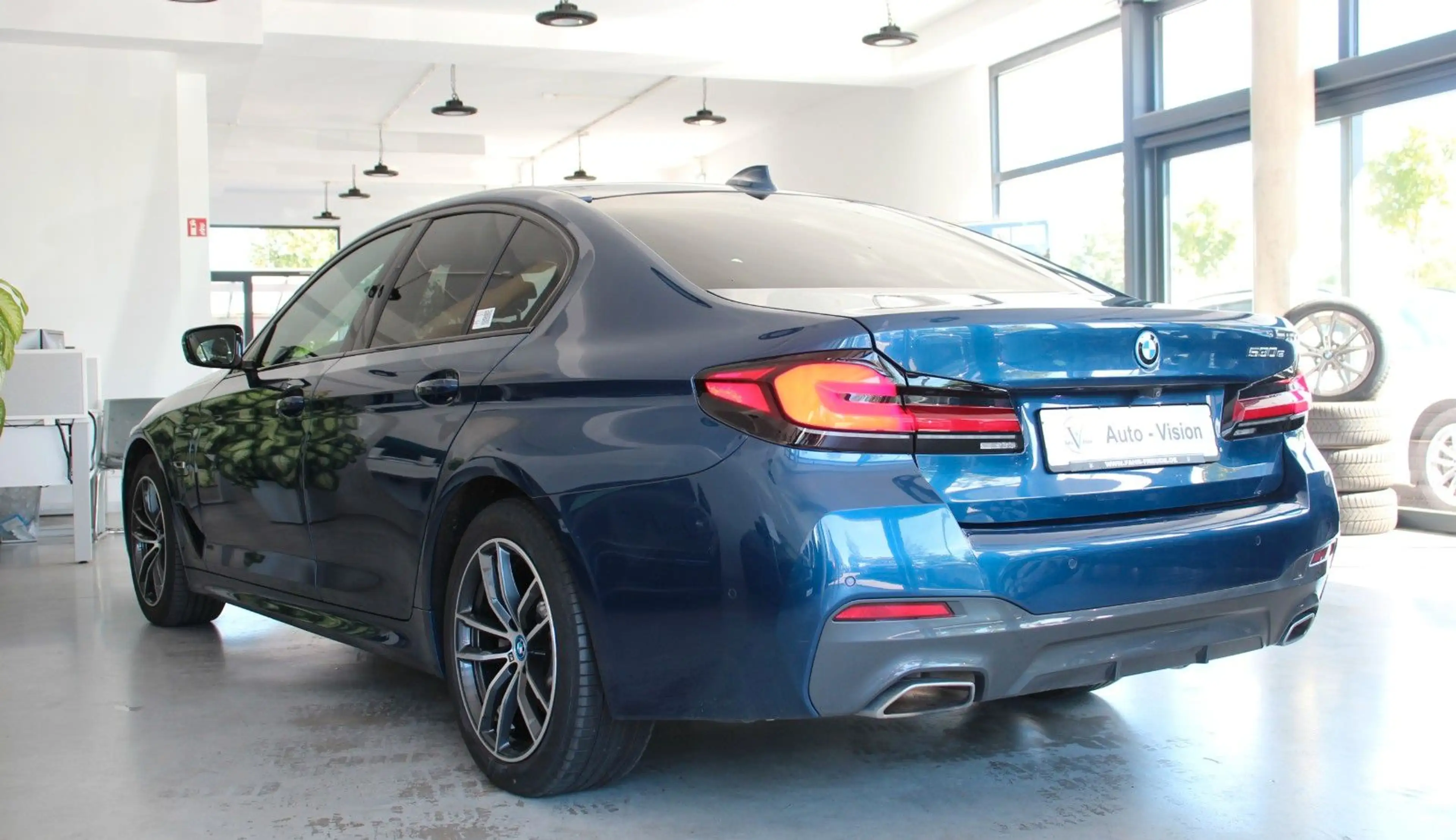 BMW 530 e (G30) M Sport *LED*AHK*Glasdach*ACC*Kamera — photo 8