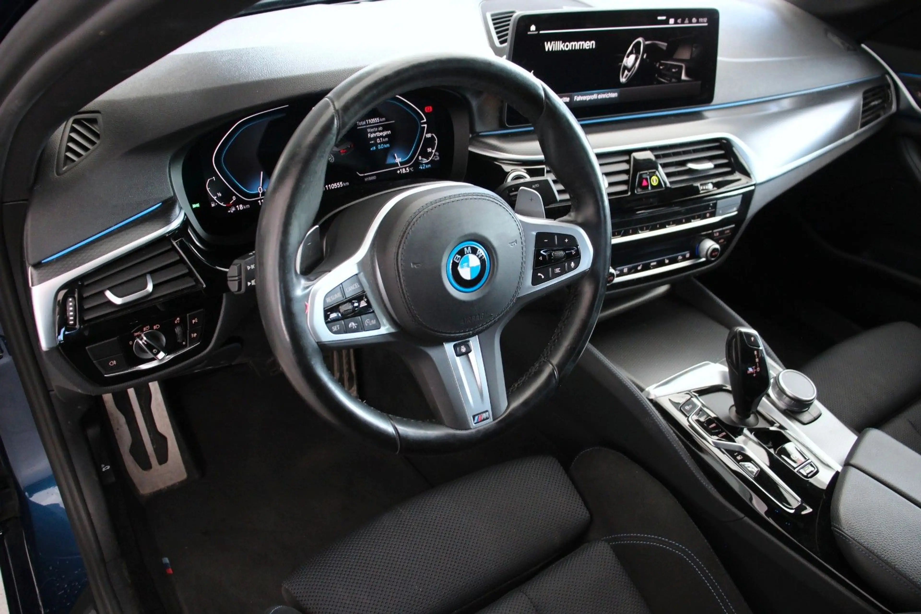BMW 530 e (G30) M Sport *LED*AHK*Glasdach*ACC*Kamera — photo 10