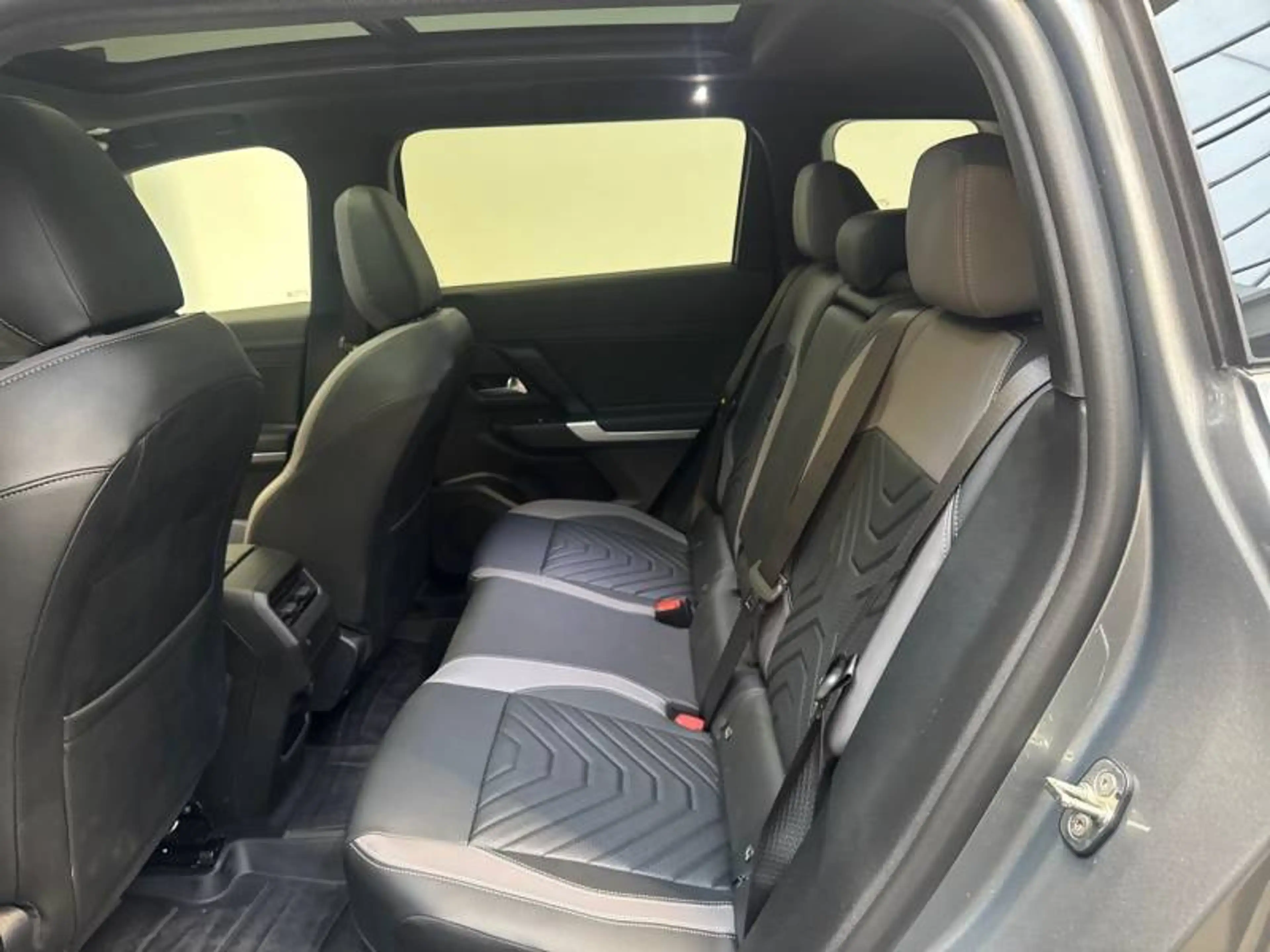 Jeep Compass 3 1.2 E-HYBRID 145hp DCT6 First Edition — photo 10