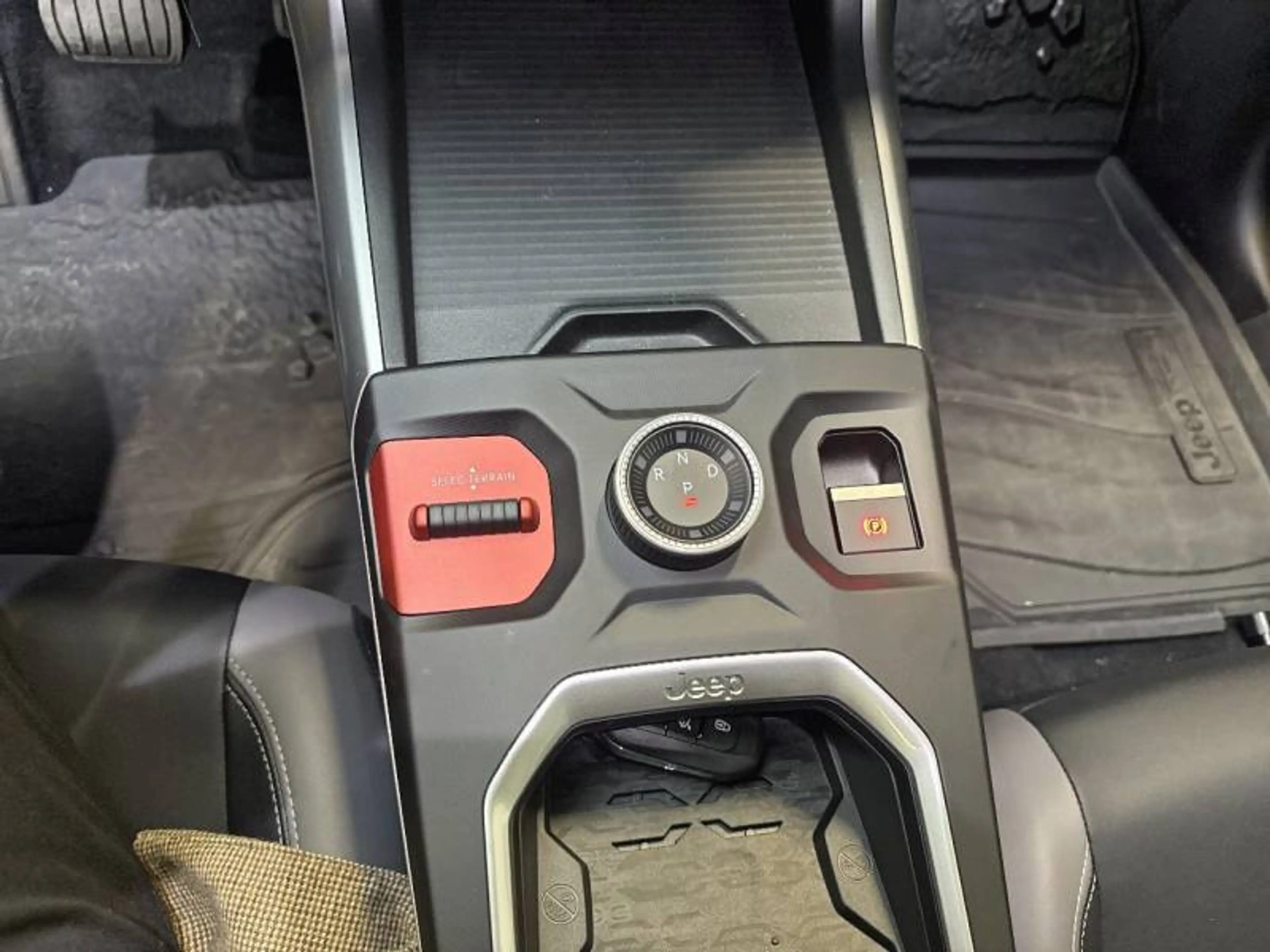 Jeep Compass 3 1.2 E-HYBRID 145hp DCT6 First Edition — photo 15