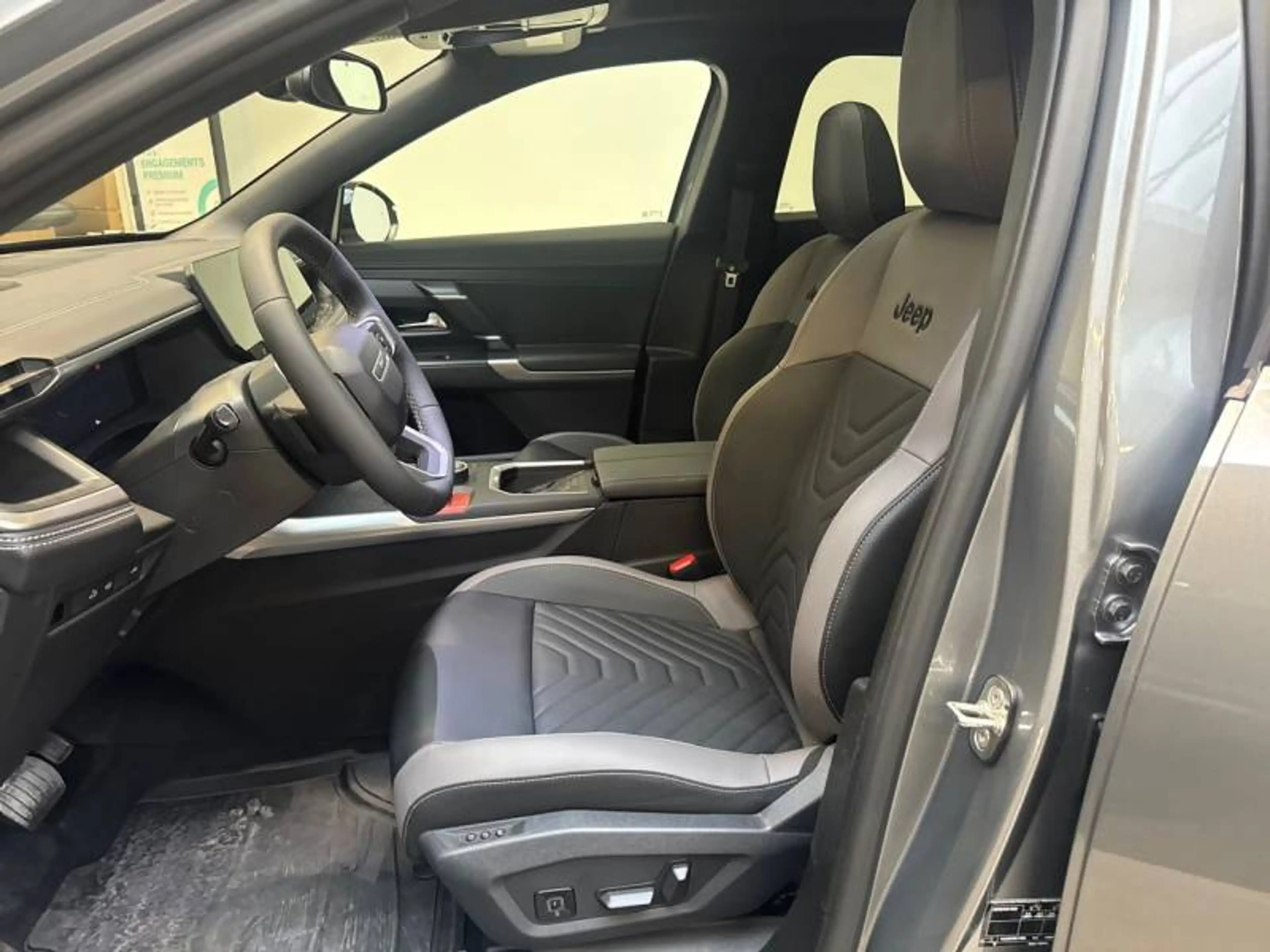 Jeep Compass 3 1.2 E-HYBRID 145hp DCT6 First Edition — photo 9