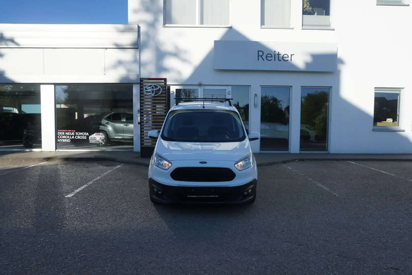Ford Transit Courier 1,0 EcoBoost Trend Weiß - 1