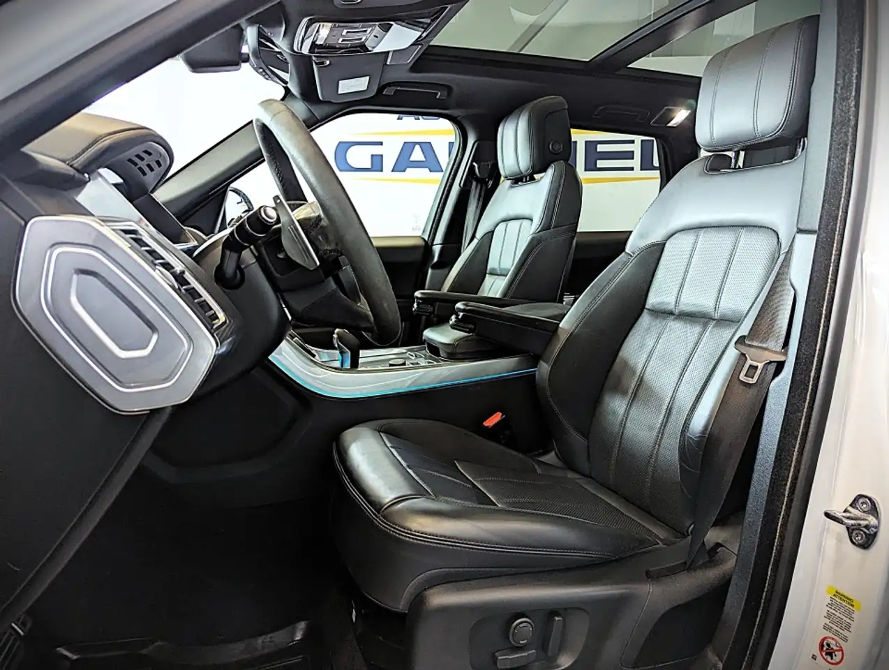 Land Rover Range Rover Sport снимка Land Rover Range Rover Sport