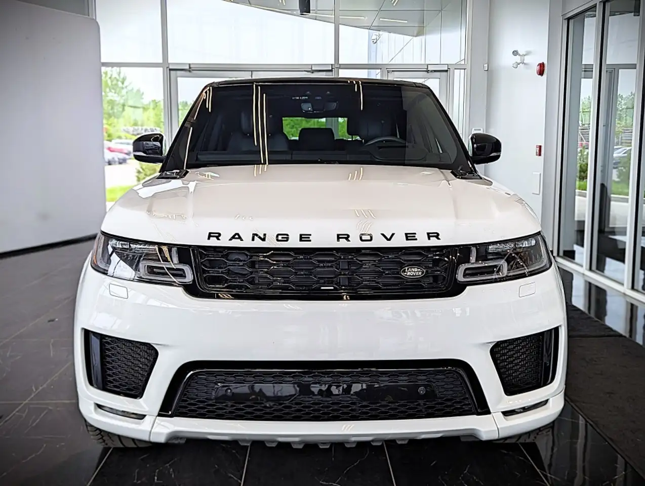 Land Rover Range Rover Sport снимка Land Rover Range Rover Sport