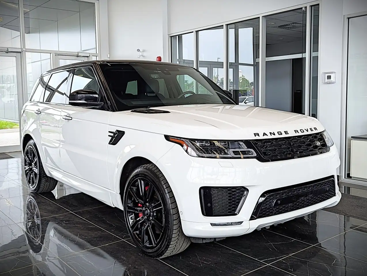 Land Rover Range Rover Sport снимка Land Rover Range Rover Sport