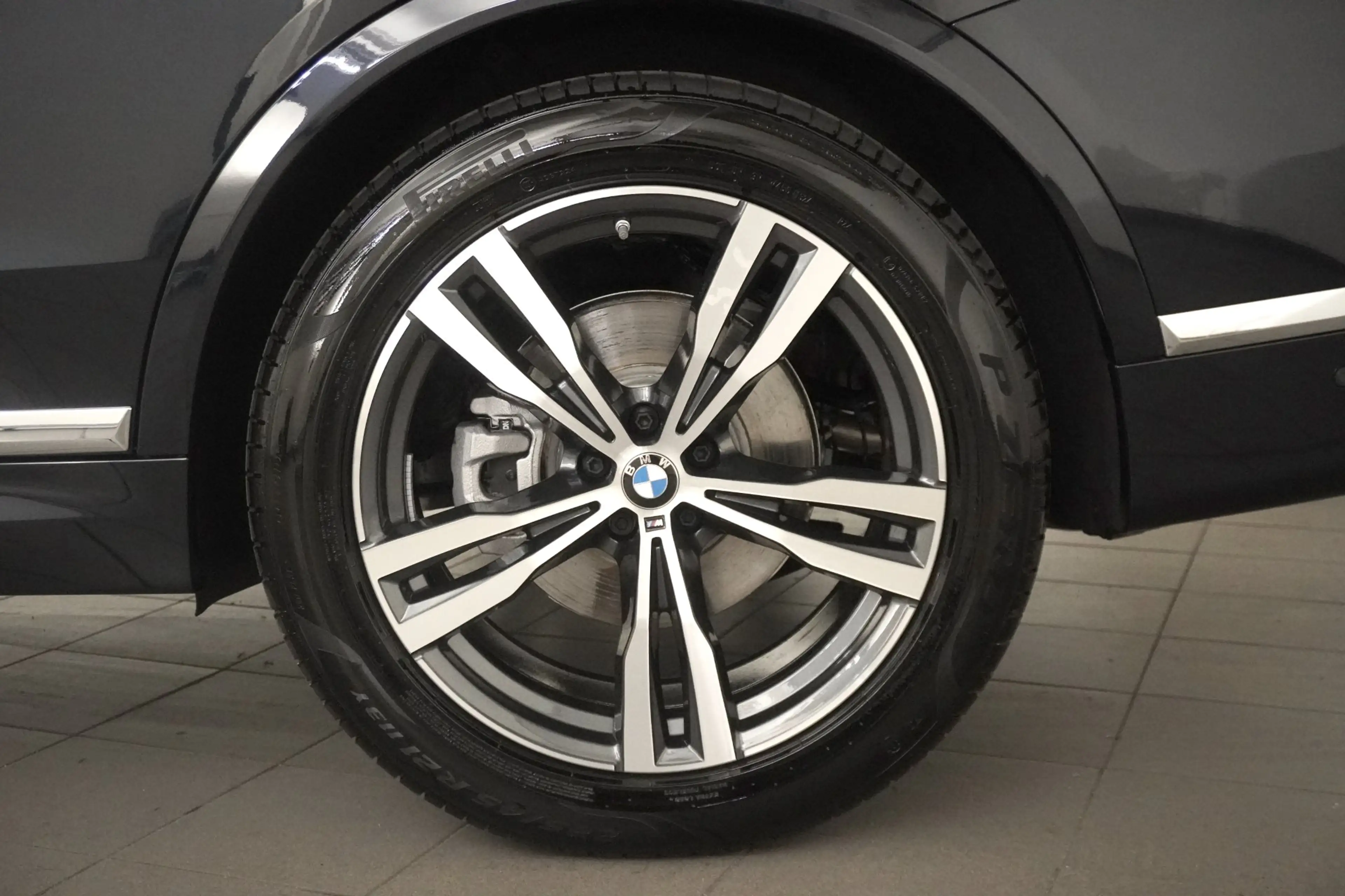 BMW X7 xDrive40i — photo 5