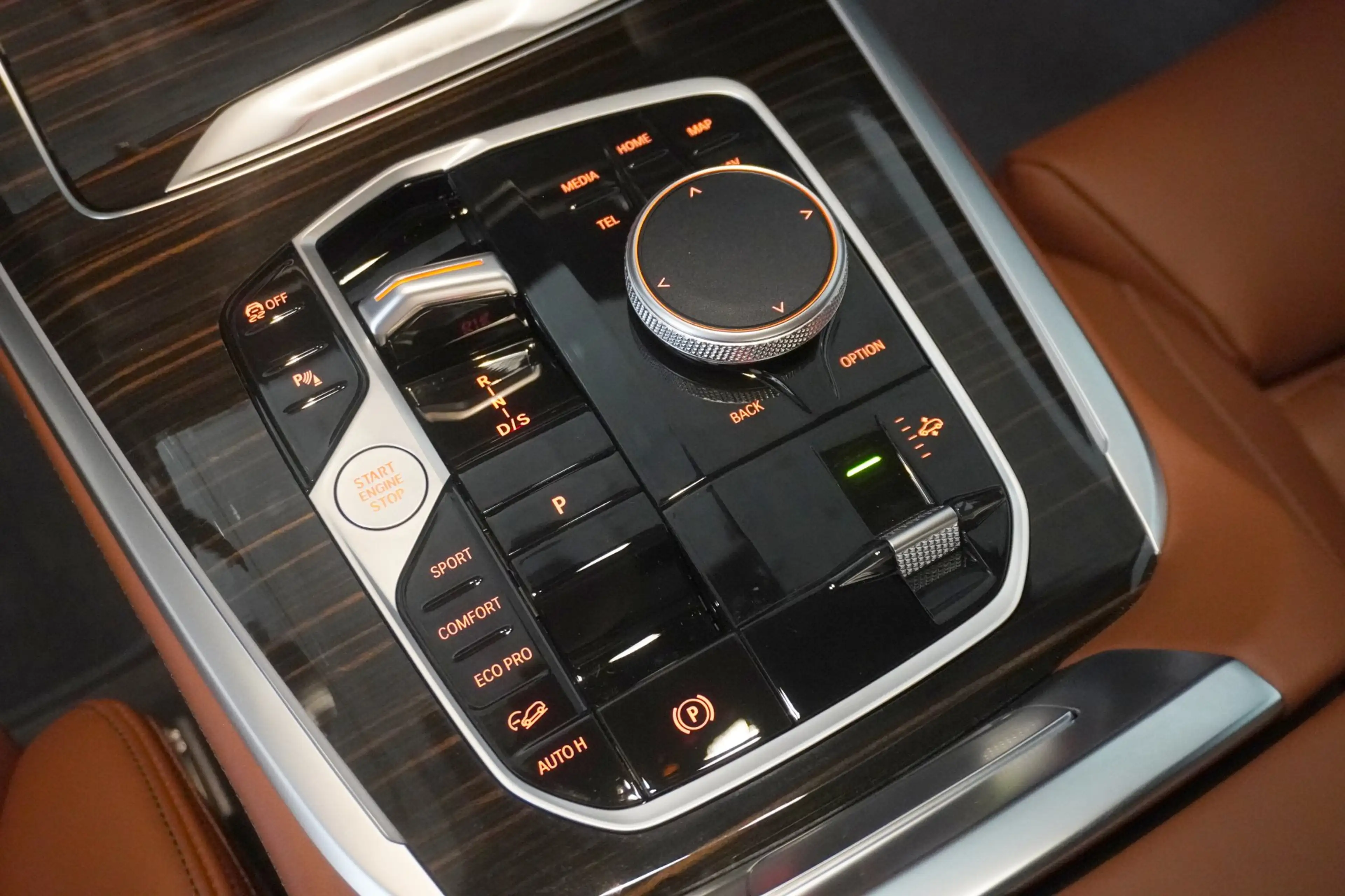 BMW X7 xDrive40i — photo 13