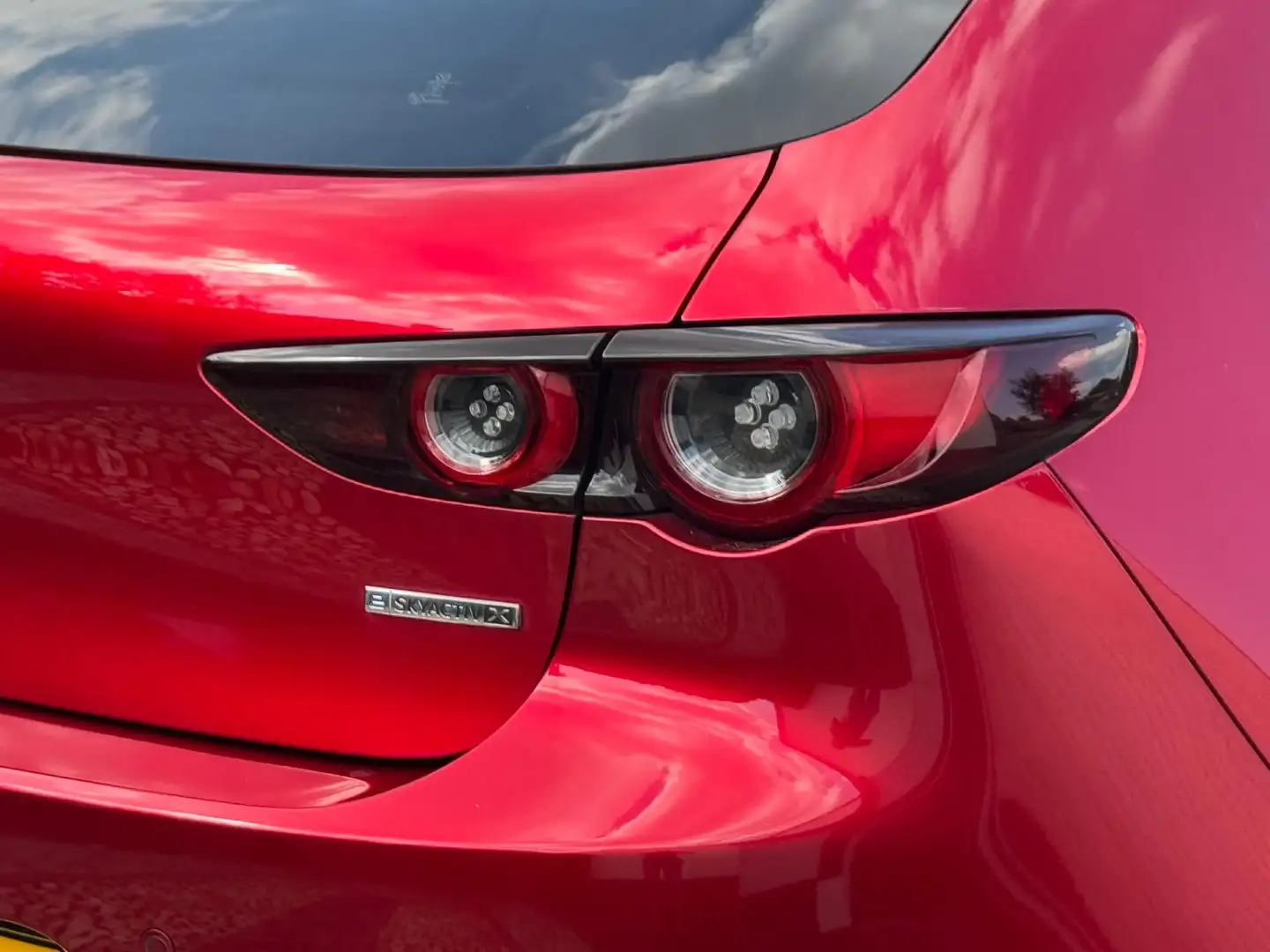 Mazda 3 2.0 SkyActiv-X 186pk Navi Bose Rouge - 2