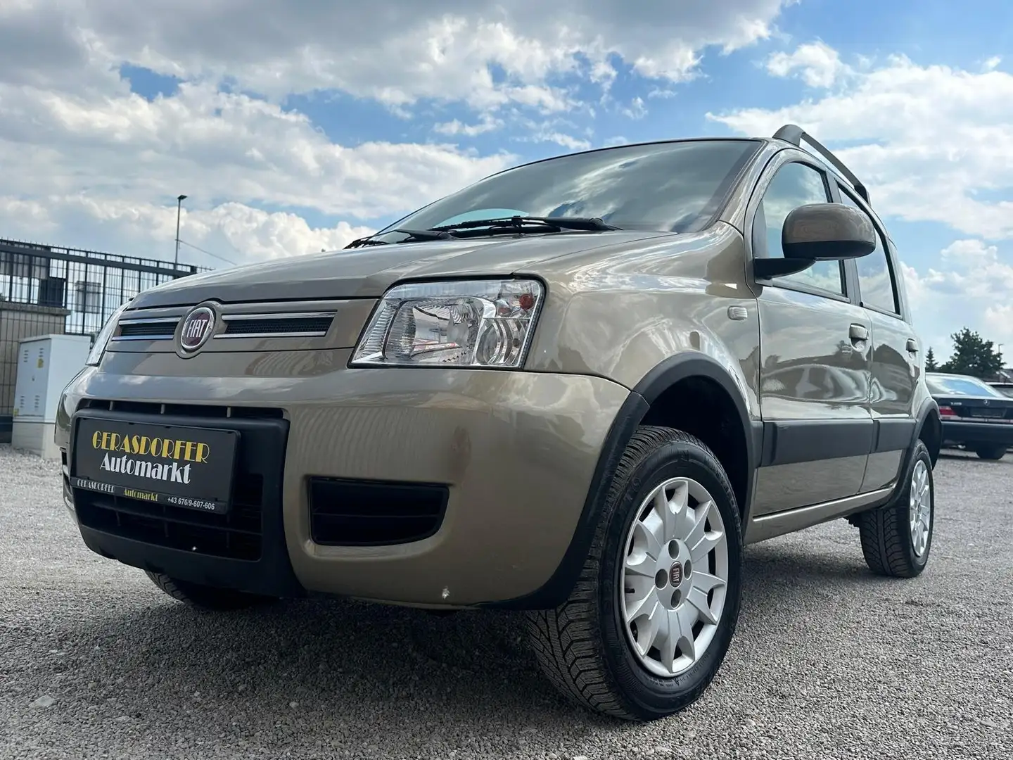 Fiat Panda 1.2 Climbing 4X4 *1-Besitz*Wenig KM*Finanzierung* Beige - 2