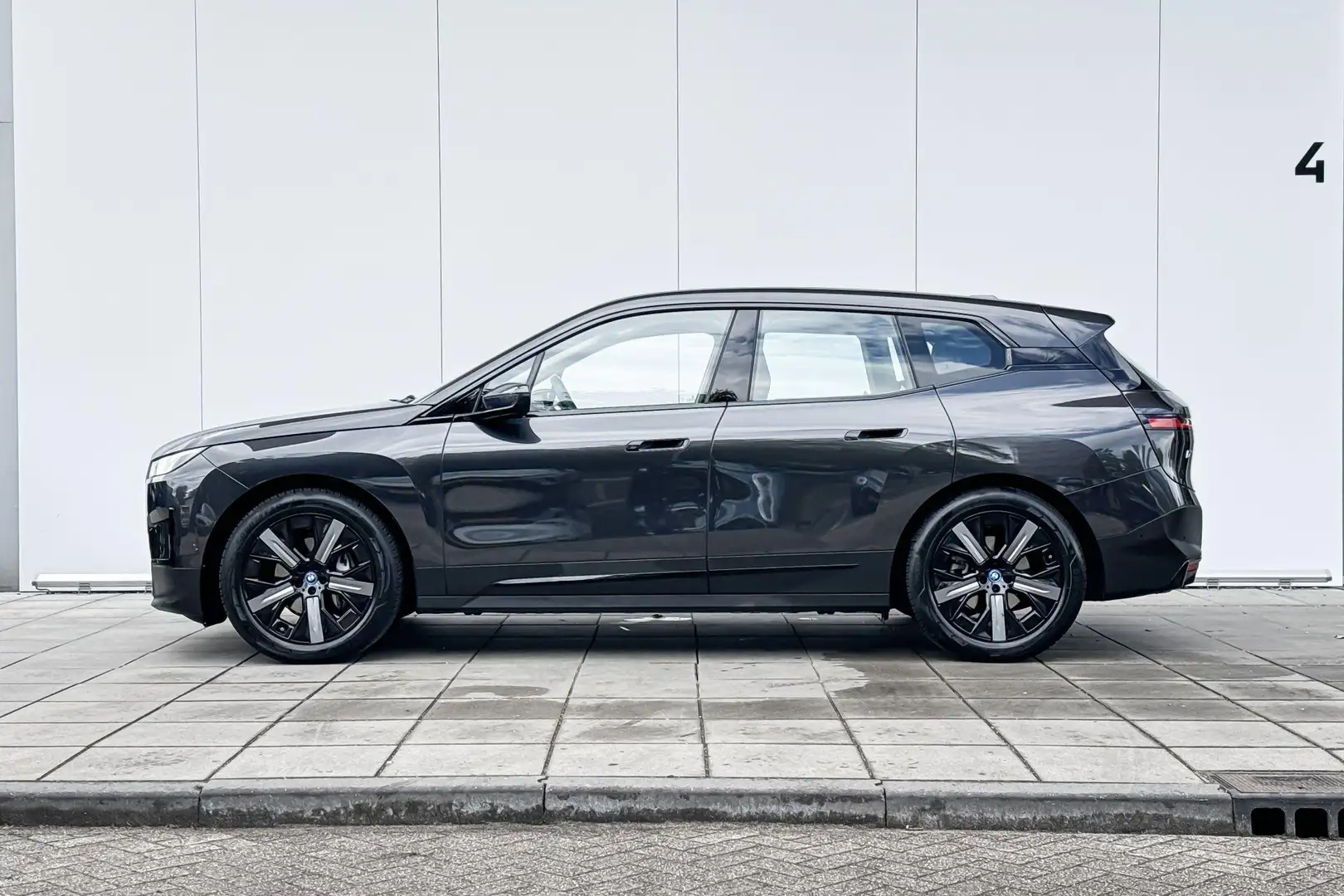 BMW iX xDrive40 High Executive 4 zone airconditioning / H Grijs - 2