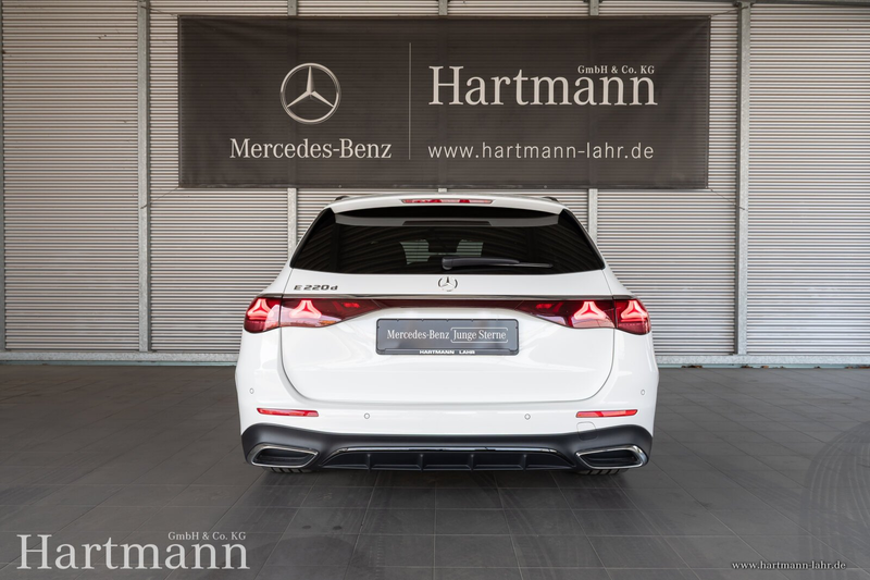 Mercedes-Benz E 220 E 220 d T AMG Night Panorama Leder AHK KeyGo 360 — photo 4