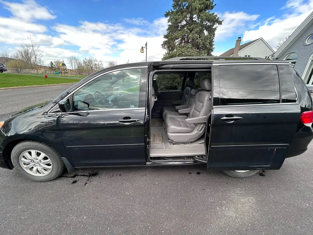 Honda Odyssey снимка Honda Odyssey