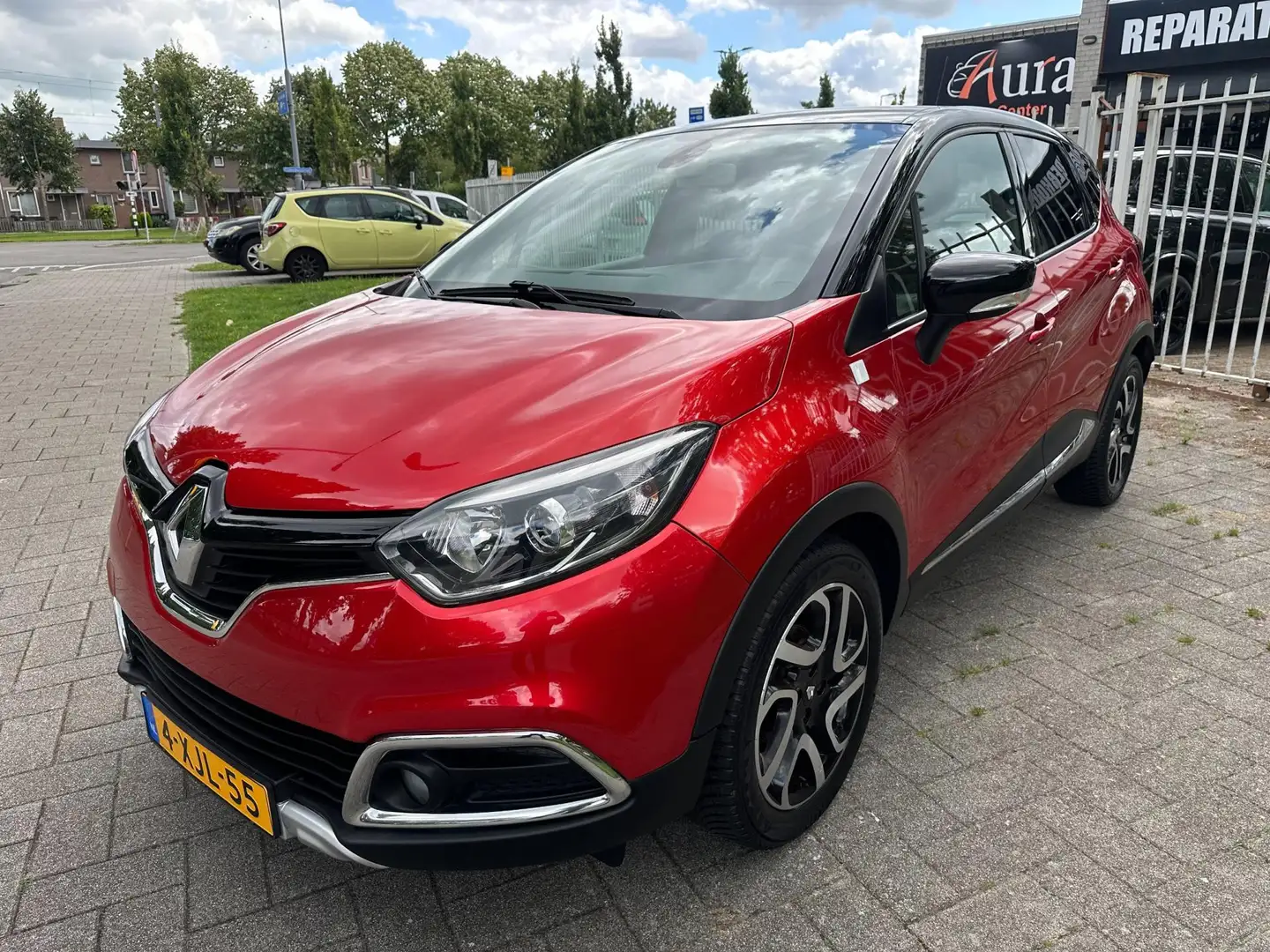 Renault Captur 0.9 TCe Helly Hansen Rouge - 1