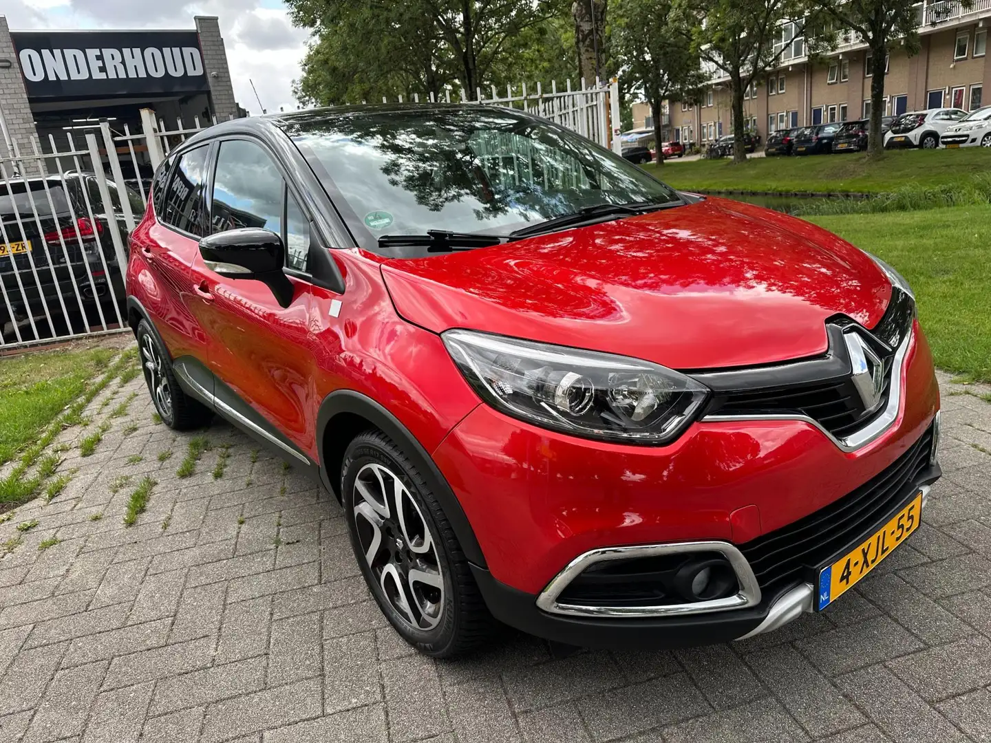 Renault Captur 0.9 TCe Helly Hansen Rouge - 2