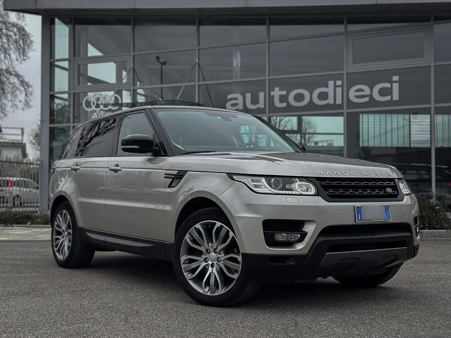 Land Rover Range Rover Sport 3.0 tdV6 HSE Dynamic auto Beżowy - 2