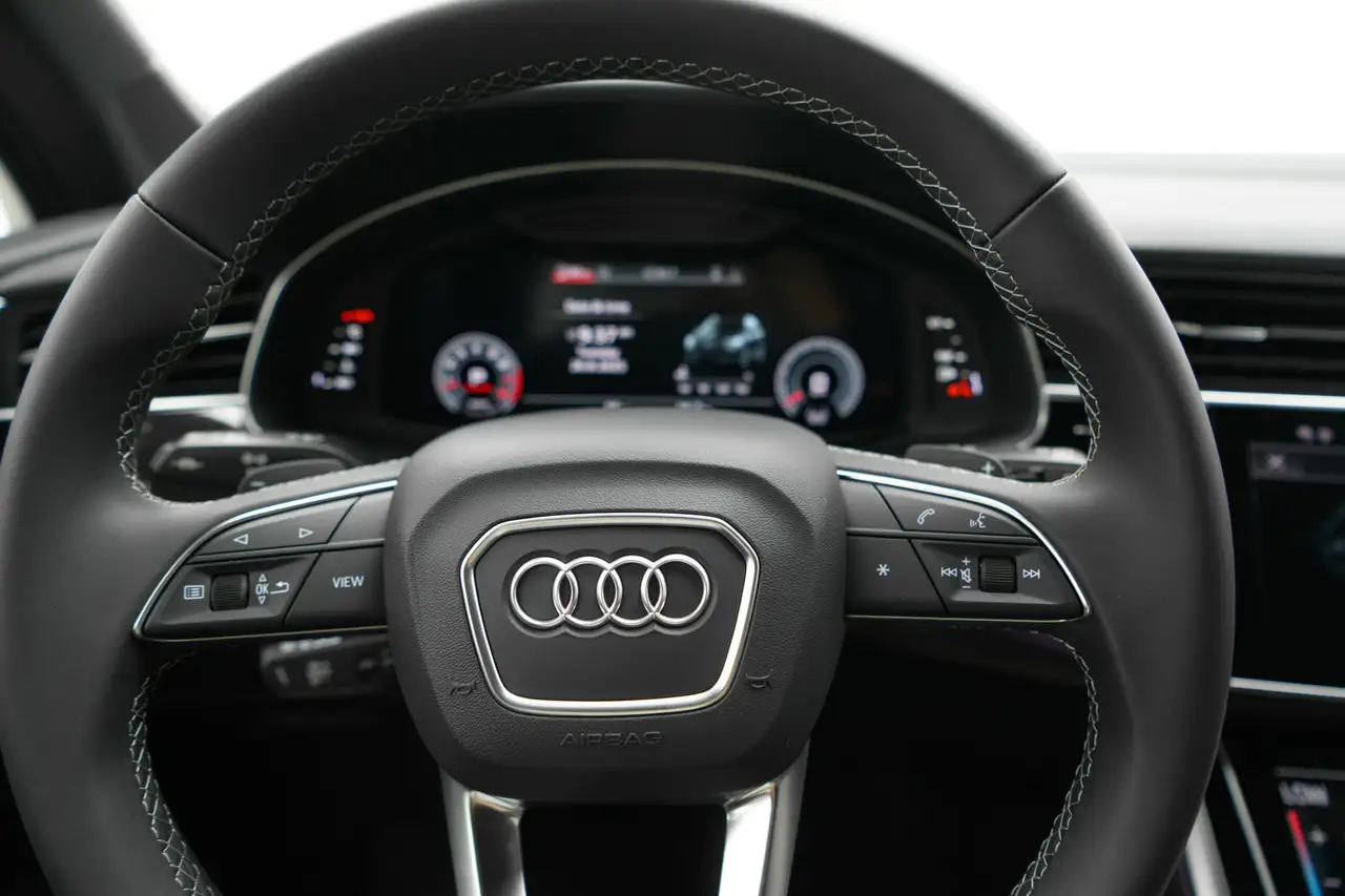Audi Q7 снимка Audi Q7