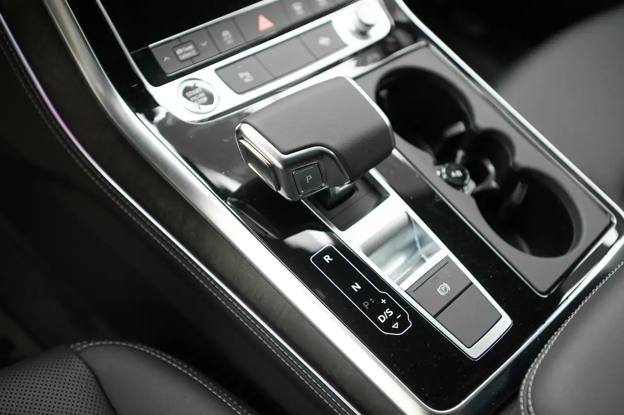 Audi Q7 снимка Audi Q7