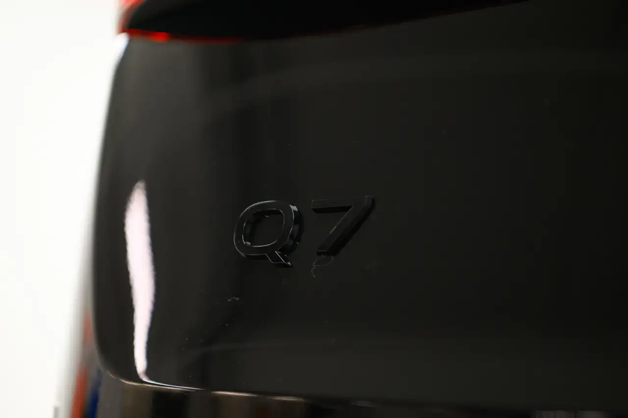 Audi Q7 снимка Audi Q7