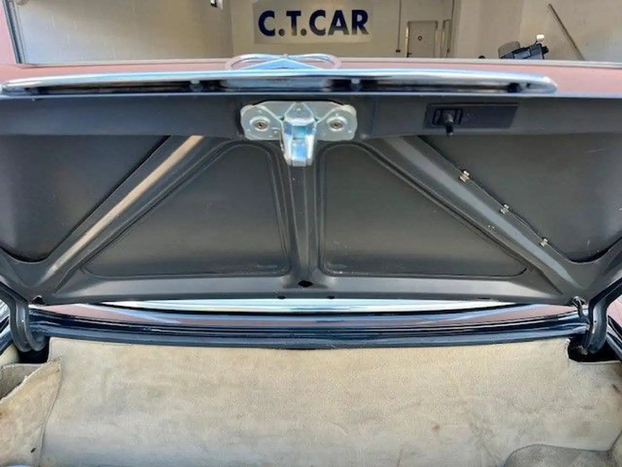 Mercedes-Benz SL 560 CABRIOLET - R107 - top Zustand, foto 9