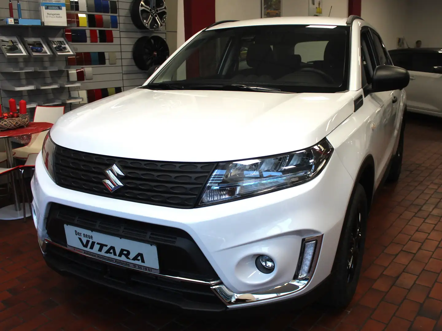 Suzuki Vitara 1.4 Boosterjet Hybrid Club *Alufelgen* Wit - 1
