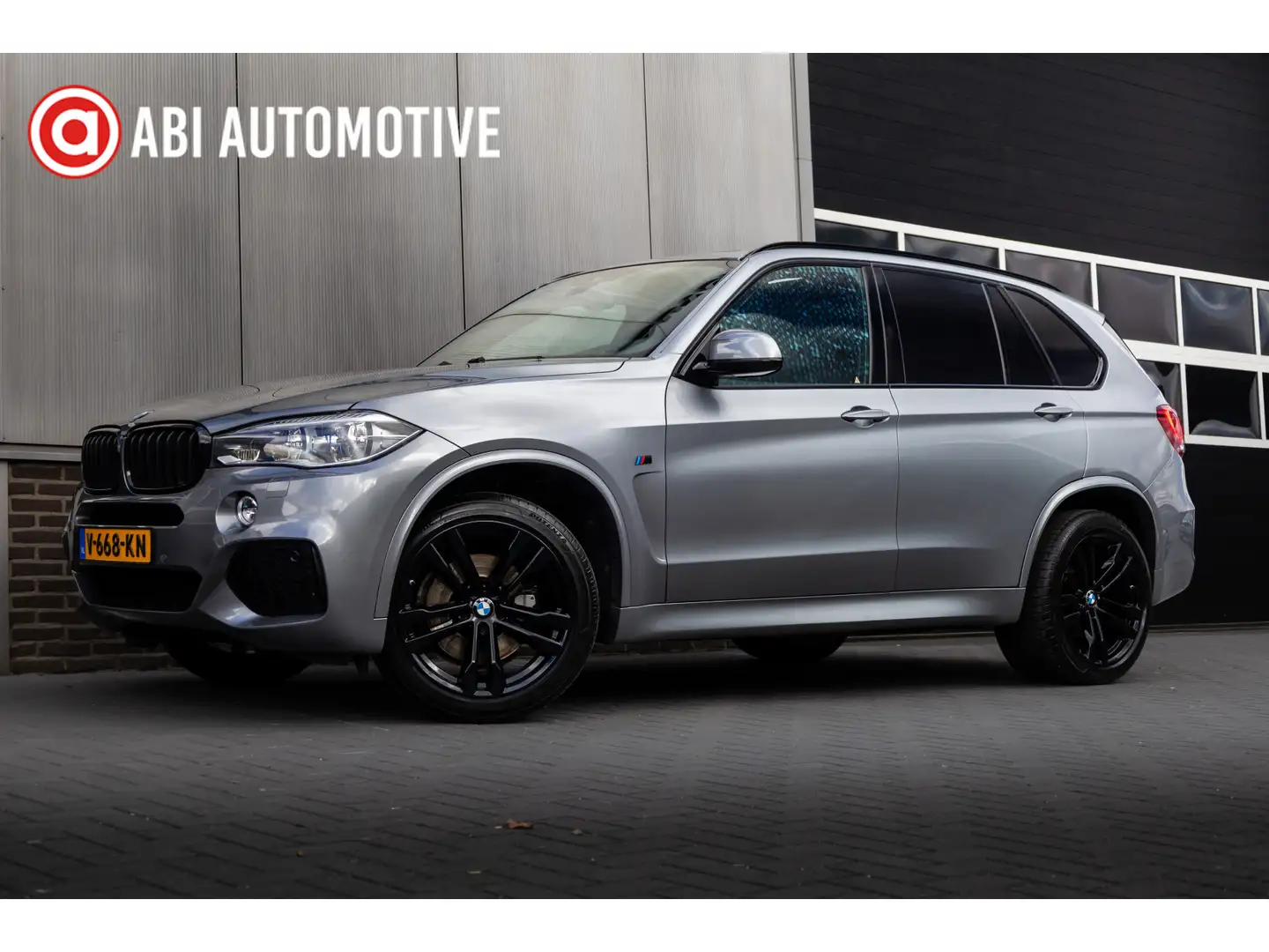 BMW X5 M 40D XDrive 313 pk M-Sportpakket / Grijs-Kenteken/ Grau - 1