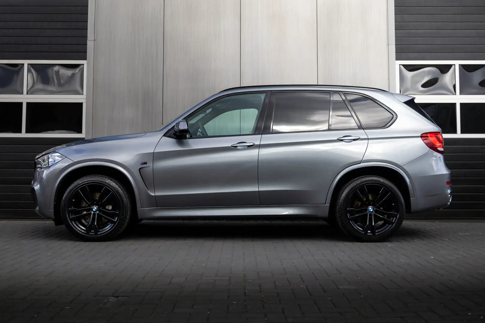 BMW X5 M 40D XDrive 313 pk M-Sportpakket / Grijs-Kenteken/ Grau - 2