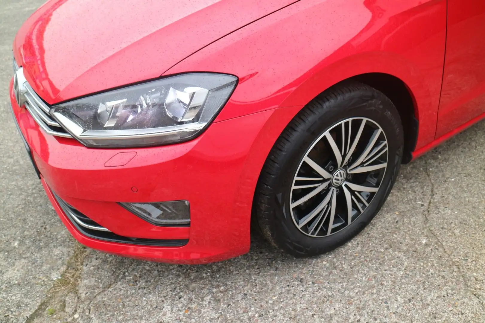 Volkswagen Golf Sportsvan VII Allstar 1.HD/S-HEFT/STHZ/XENO Rood - 2