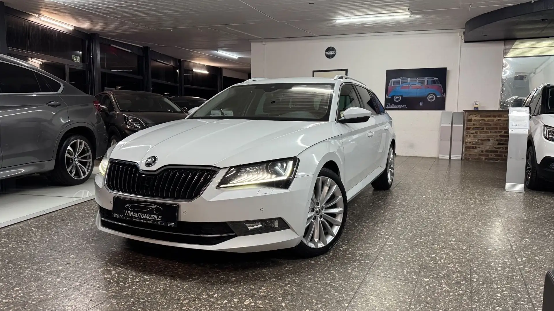 Skoda Superb Combi Style*Leder*LED*Kamera*Navi*E-Sitze Blanc - 1