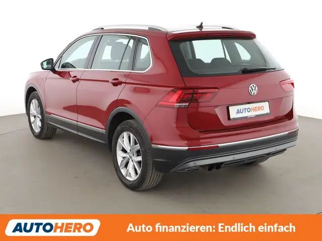 Volkswagen Tiguan view 4