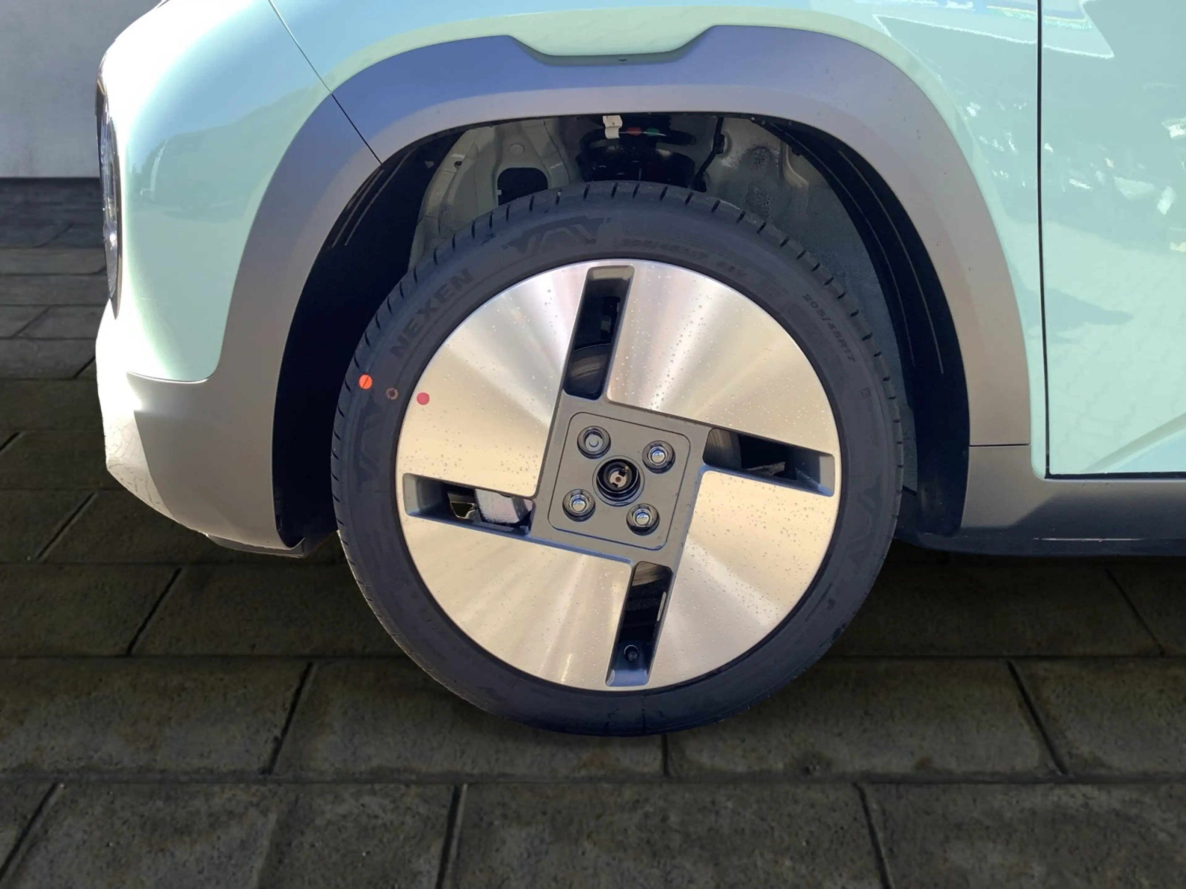 Hyundai Inster Lounge 49 kWh -Elektro-Komfort-Paket- — photo 14