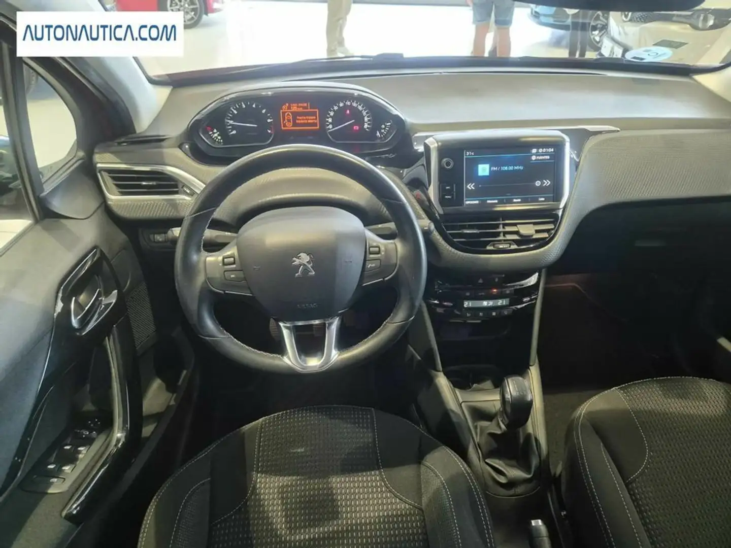 Peugeot 208 1.2 PureTech S&S Signature 82 Rojo - 2