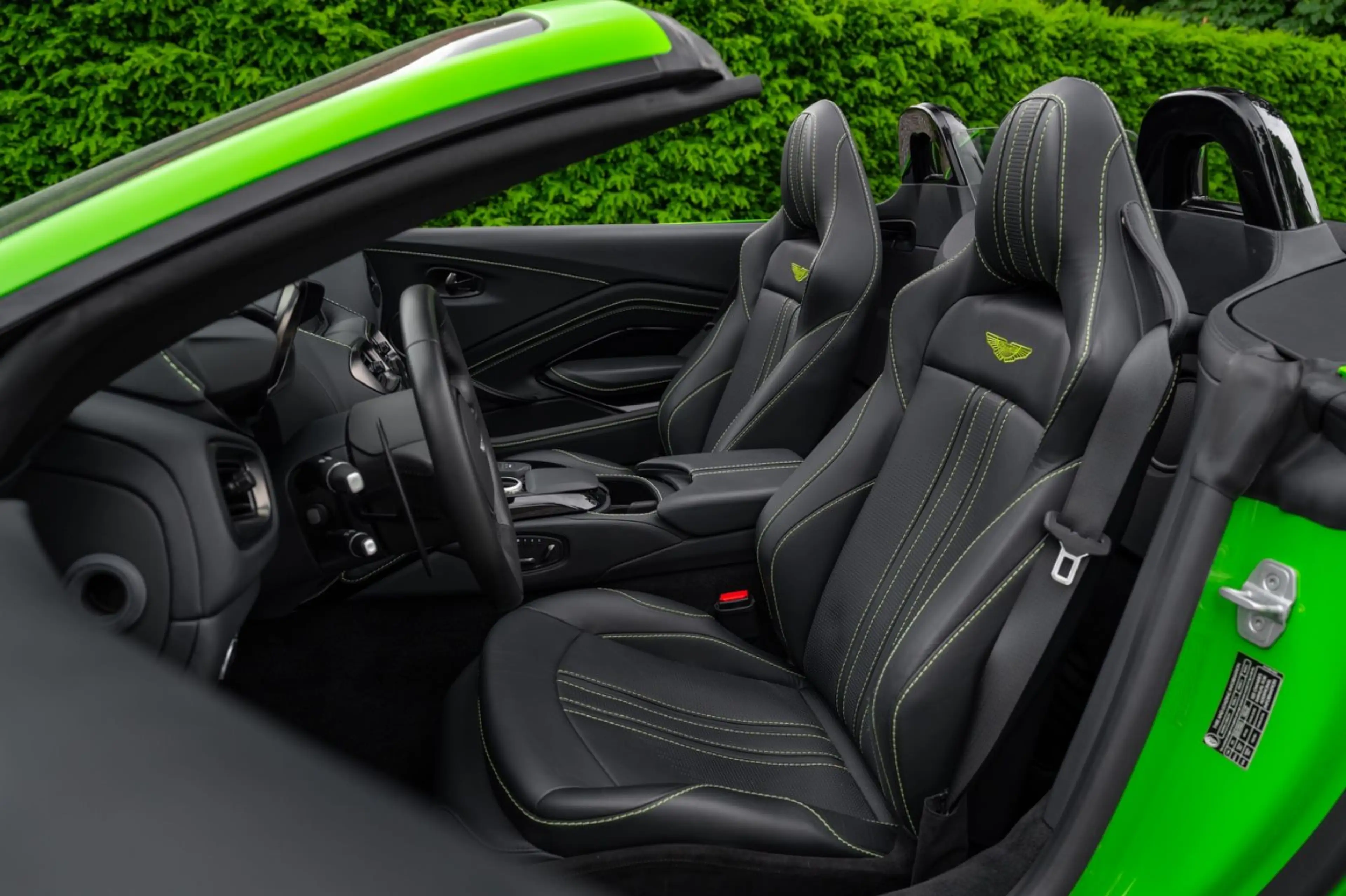 Aston Martin V8 Roadster 510PS — photo 6
