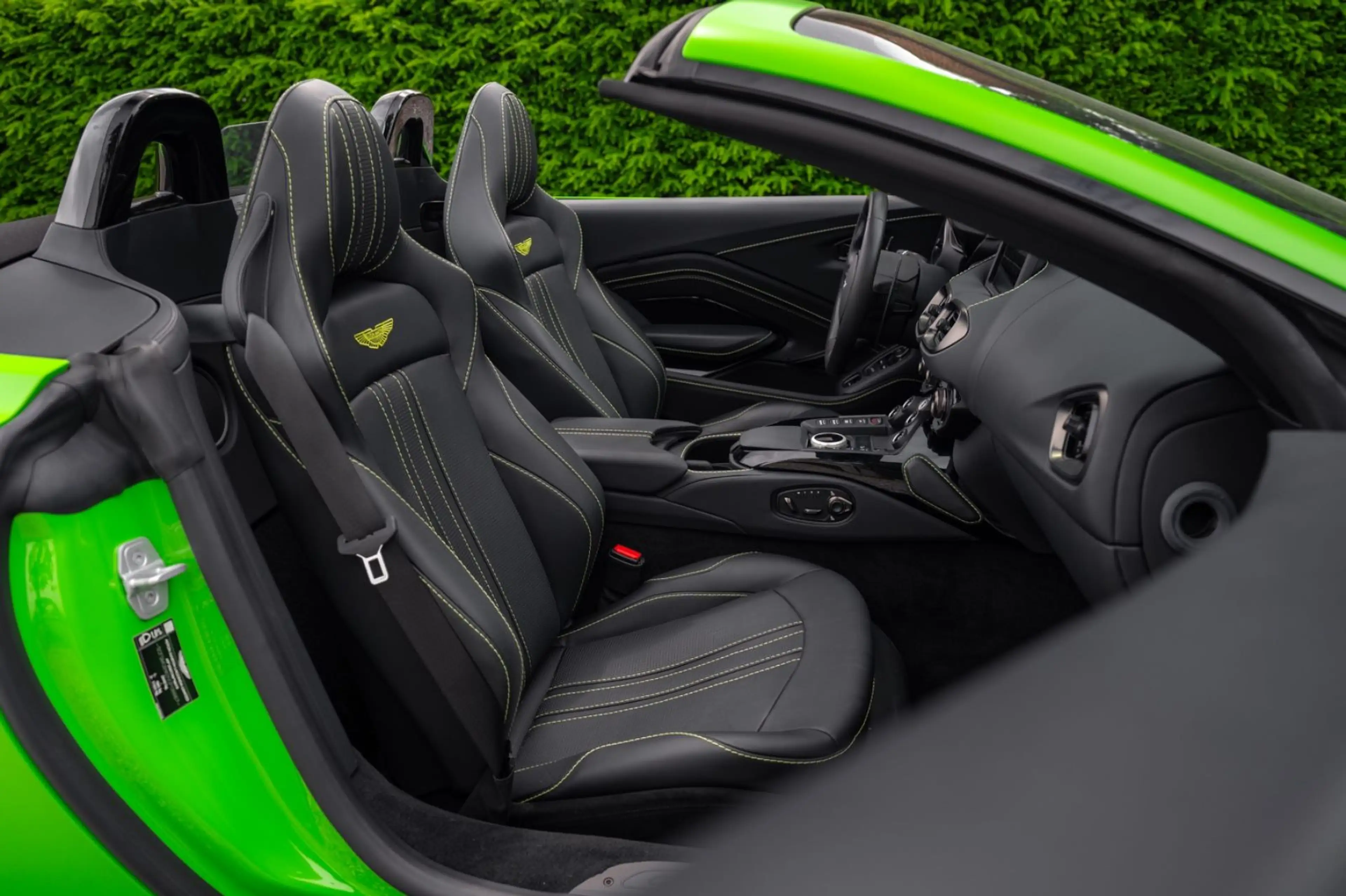 Aston Martin V8 Roadster 510PS — photo 10