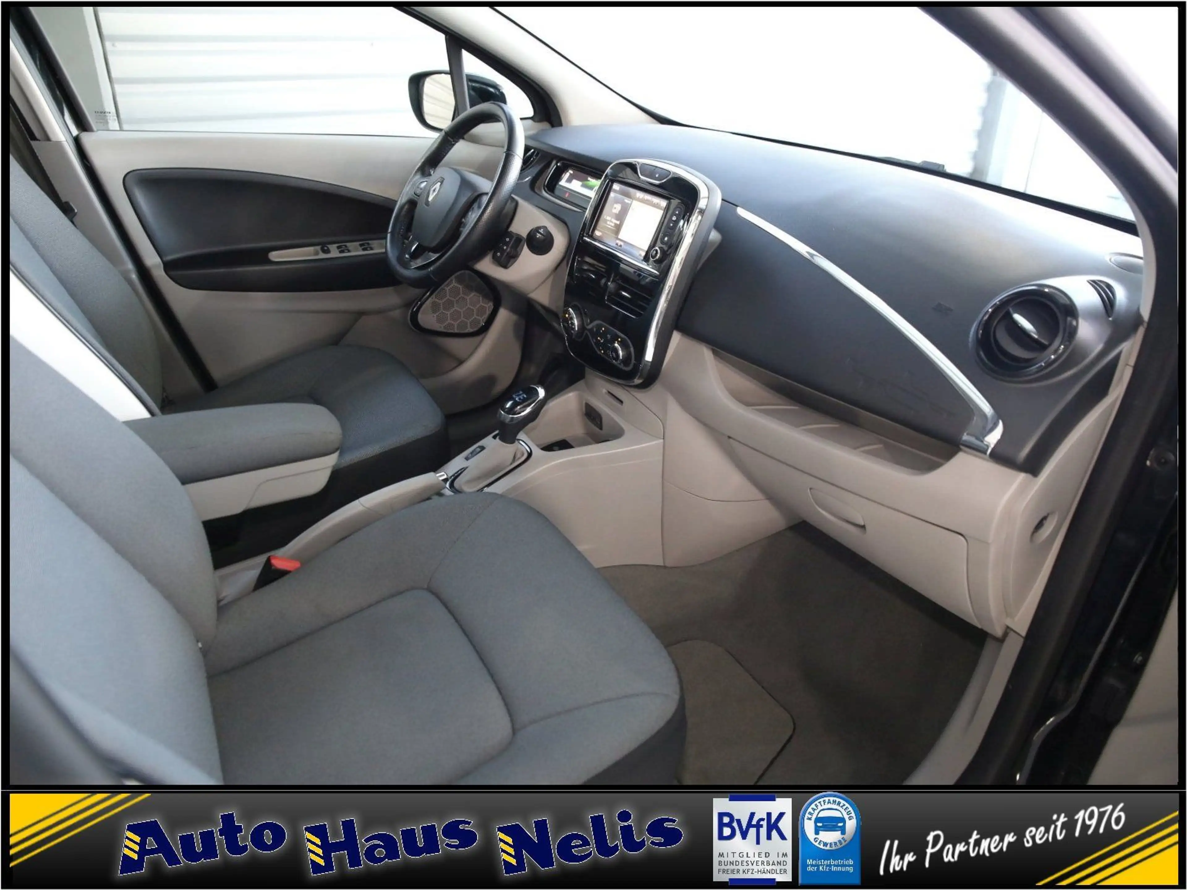 Renault ZOE Intens Navi R-Cam PDC Keyless — photo 11
