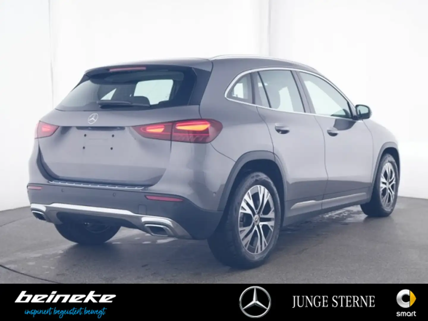 Mercedes-Benz GLA 200 GLA 200 d Progressive AHK Distronic Totw RFK LED Grau - 2