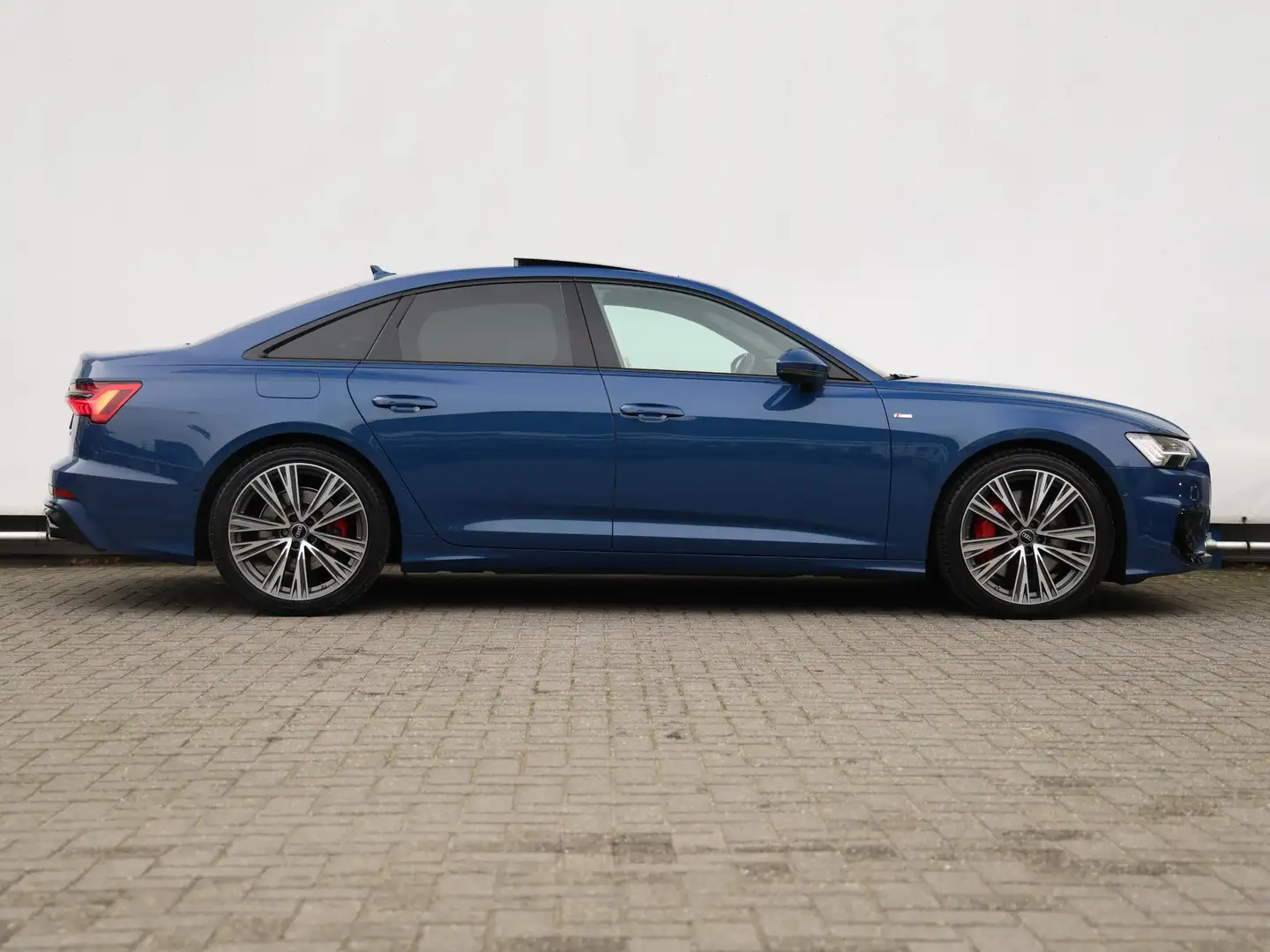 Audi A6 Limousine 55 TFSI e quattro Pro Line S Competition Bleu - 2