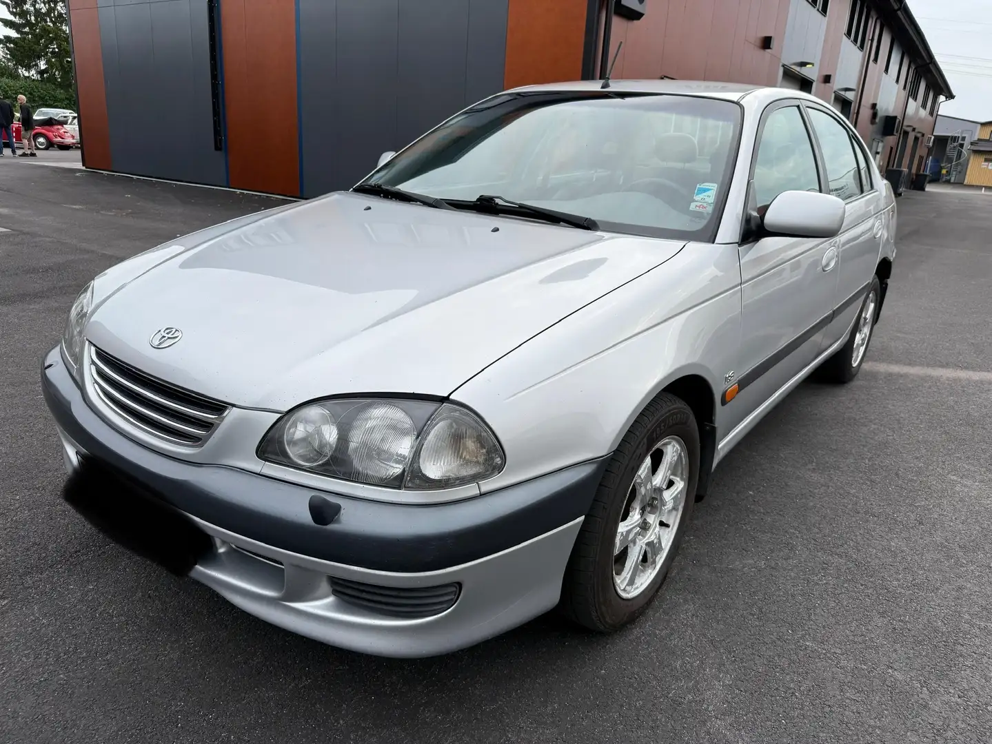 Toyota Avensis 1.8 linea sol - 1