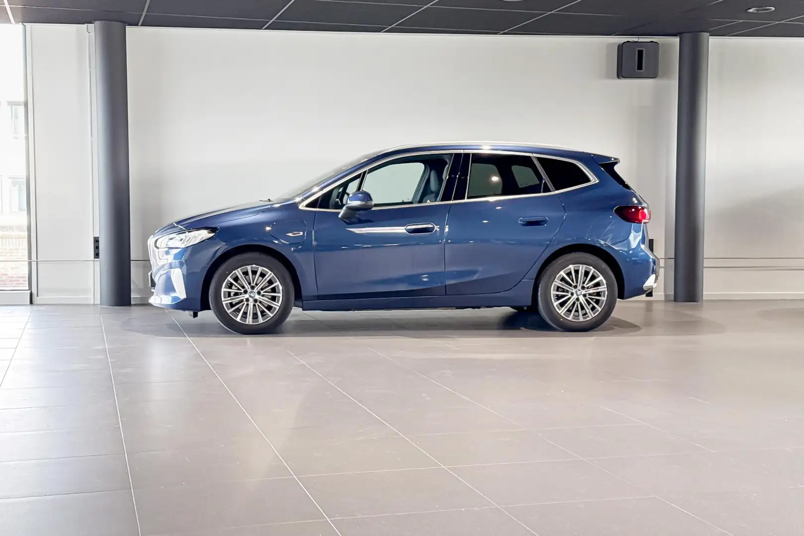 BMW 225 2 Serie Active Tourer 225e xDrive | Stoelverwaming Blauw - 2