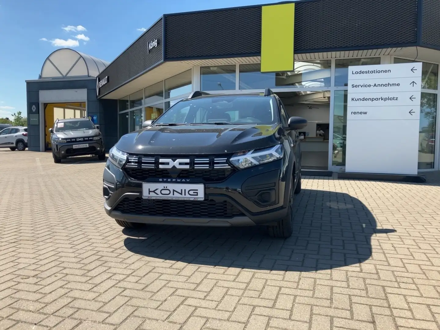 Dacia Sandero Stepway Essential TCe 90 Schwarz - 1