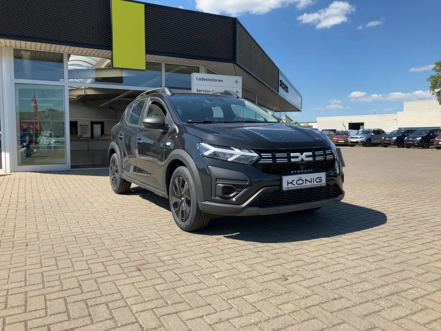 Dacia Sandero Stepway Essential TCe 90 Schwarz - 2