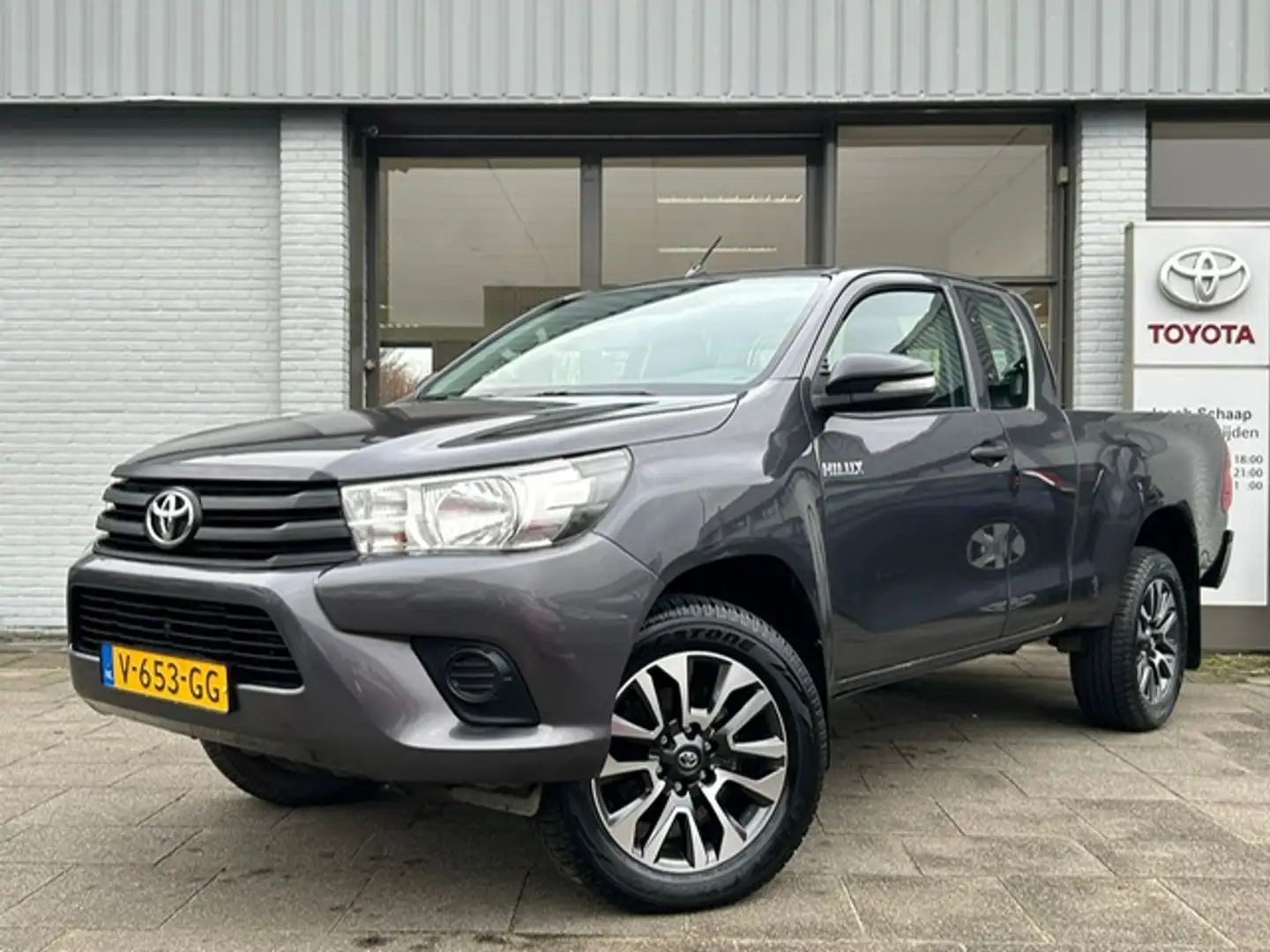 Toyota Hilux 2.4 D-4D-F Xtra Cab Cool Comfort | Cruise Control Gris - 1