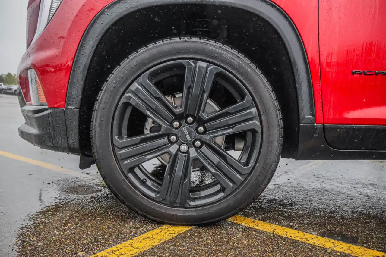 GMC Acadia снимка GMC Acadia