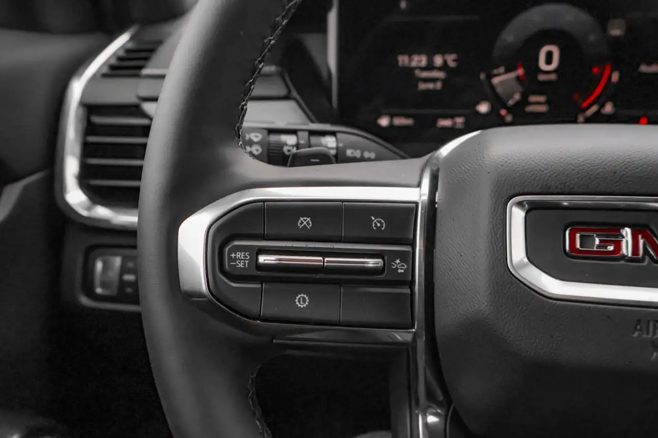 GMC Acadia снимка GMC Acadia