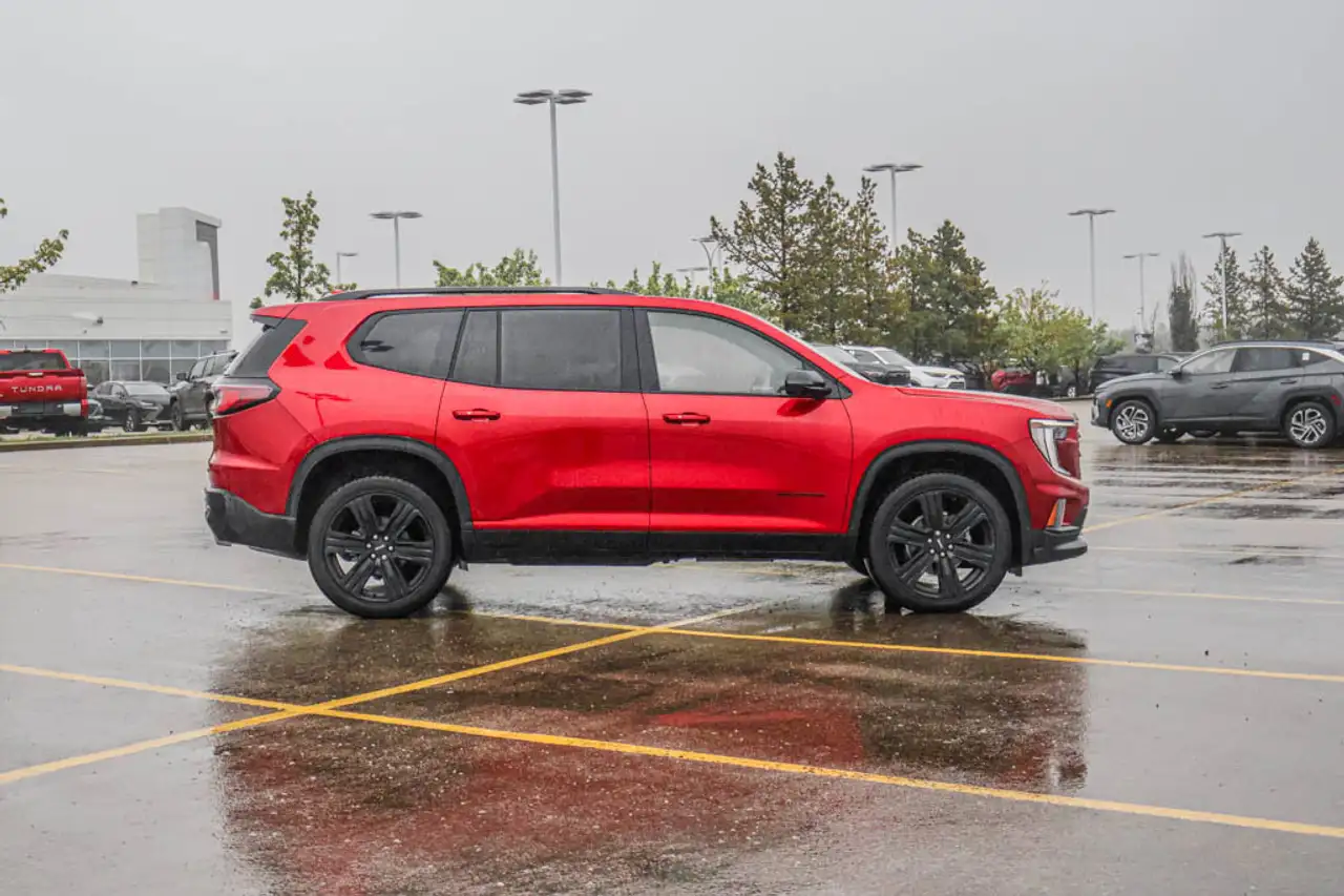 GMC Acadia снимка GMC Acadia