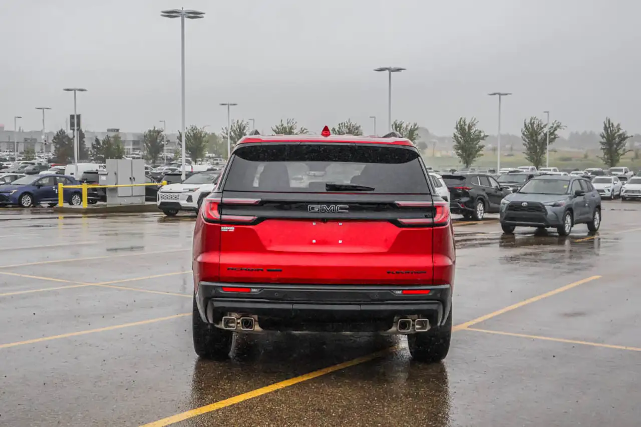GMC Acadia снимка GMC Acadia