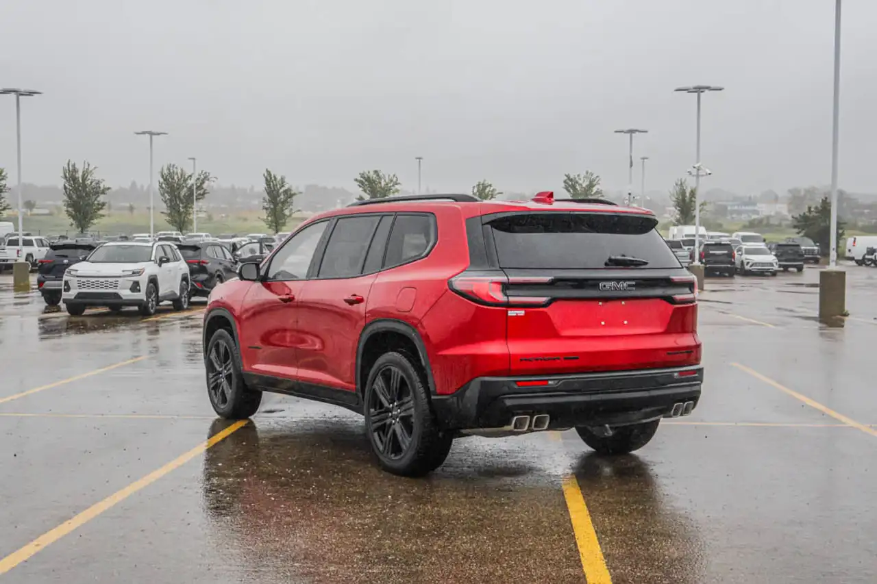 GMC Acadia снимка GMC Acadia