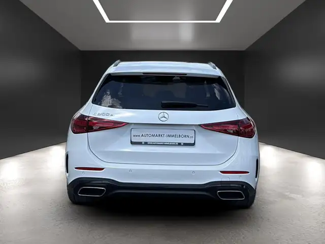 Mercedes-Benz C-Class view 9